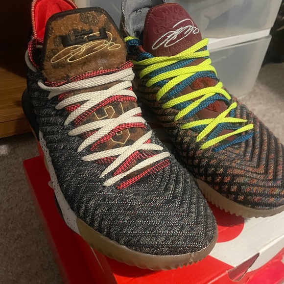 Lebron James 16 “what the 1 through 5” - Picture 4 of 12